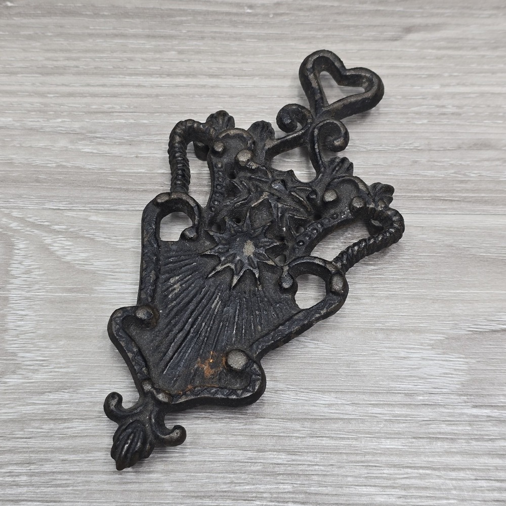 Vintage Wilton Cast Iron Trivet - Hearts & Hooks